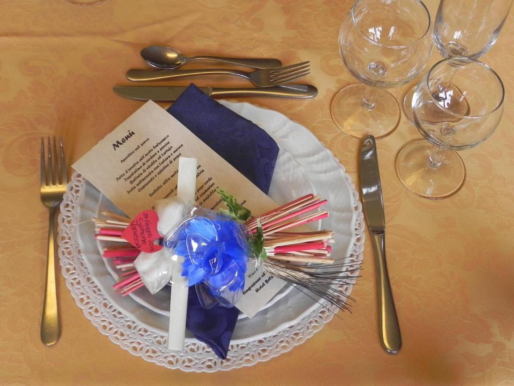 Hotel Ristorante Belsito Borgo San Dalmazzo Oda fotoğraf