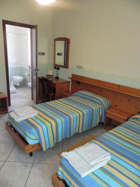 Hotel Ristorante Belsito Borgo San Dalmazzo Oda fotoğraf