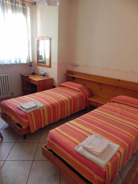 Hotel Ristorante Belsito Borgo San Dalmazzo Oda fotoğraf